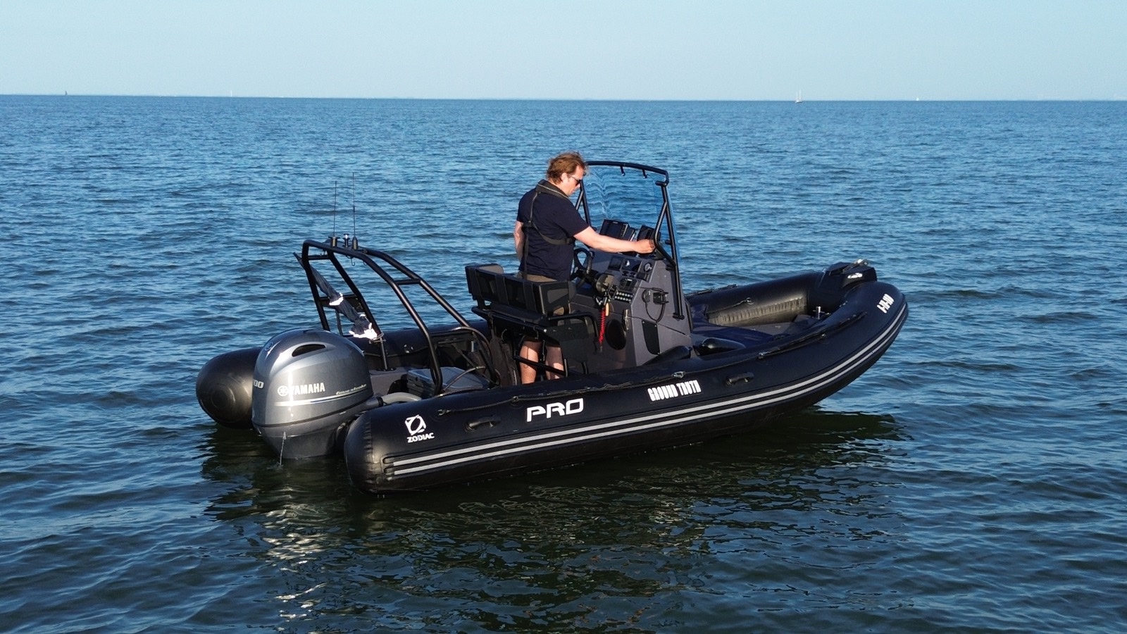 Sonarboot op open water
